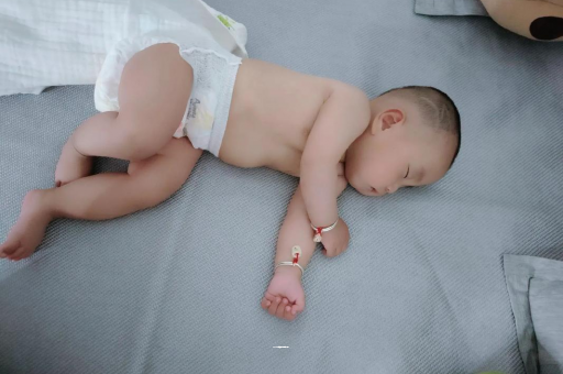 辽宁几个月宝宝会抬头